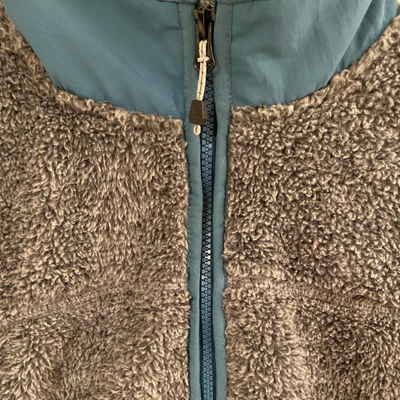 New Eddie Bauer Fleece Jacket. Size M. - Picture 7 of 9